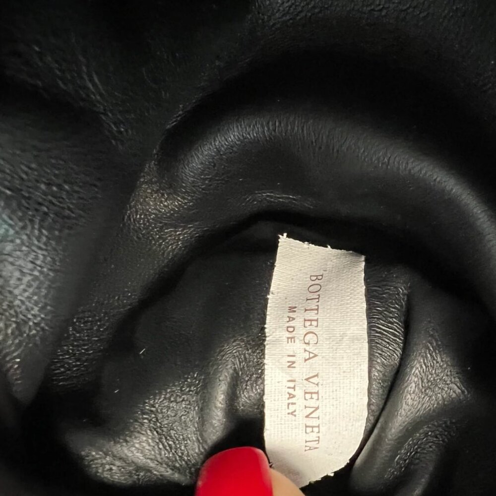 Bottega Veneta Black Intrecciato Crossbody Pouch - Picture 9 of 10